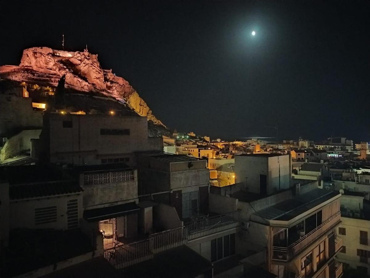 Corazon De Alicante Con Vistas Al Mar Y Al Castillo Bagian luar foto