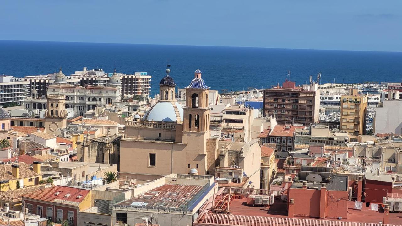 Corazon De Alicante Con Vistas Al Mar Y Al Castillo Bagian luar foto