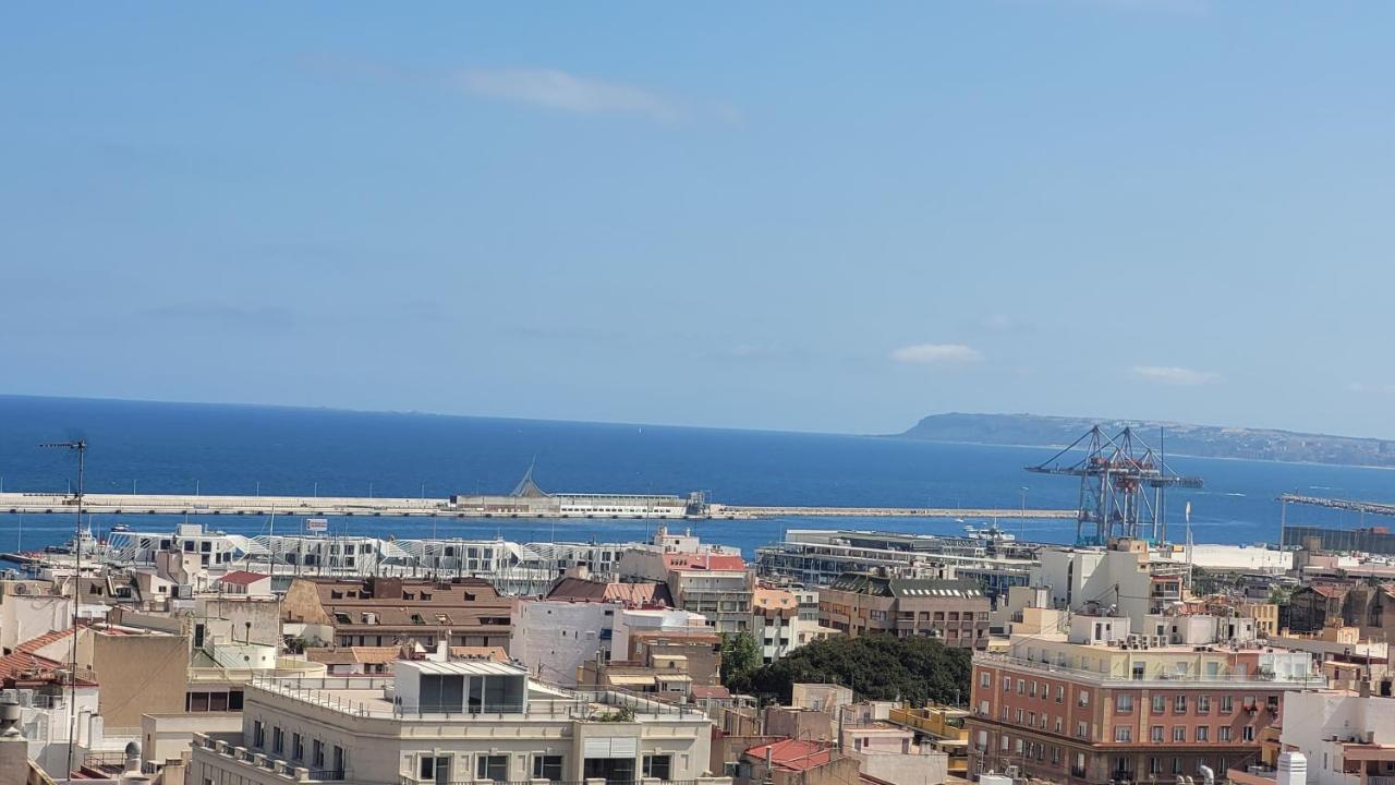 Corazon De Alicante Con Vistas Al Mar Y Al Castillo Bagian luar foto